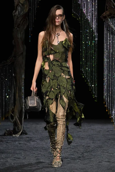 Look 1